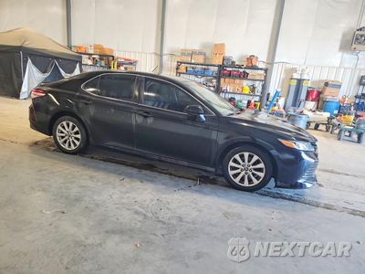 Czwarte zdjęcie samochodu z boku: 2018 TOYOTA CAMRY LE VIN:4T1B11HK7JU588454 - miniatura
