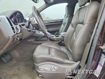 Zdjęcie 7 z 13 samochodu: 2017 PORSCHE CAYENNE VIN:WP1AA2A25HKA86692 - miniatura