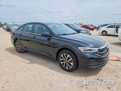 Czwarte zdjęcie samochodu z boku: 2024 VOLKSWAGEN JETTA S VIN:3VW5M7BU3RM057741 - miniatura