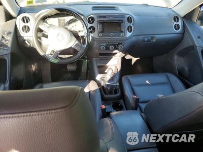 Zdjęcie 8 z 13 samochodu: 2012 VOLKSWAGEN TIGUAN S VIN:WVGBV7AX4CW503851 - miniatura