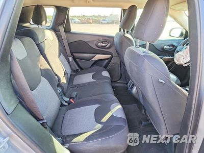 Zdjęcie 11 z 13 samochodu: 2018 JEEP CHEROKEE LATITUDE VIN:1C4PJLCX4JD518080 - miniatura