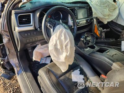Zdjęcie 8 z 14 samochodu: 2019 TOYOTA HIGHLANDER XLE VIN:5TDJZRFH8KS580903 - miniatura