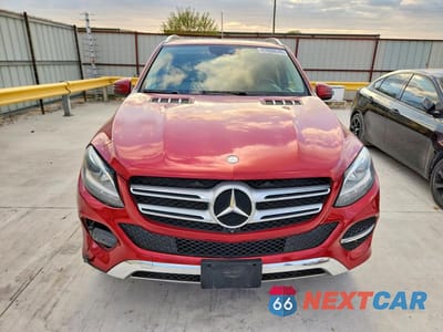 Piąte zdjęcie samochodu w środku: 2016 MERCEDES-BENZ GLE 350 4MATIC VIN:4JGDA5HB6GA643020 - miniatura