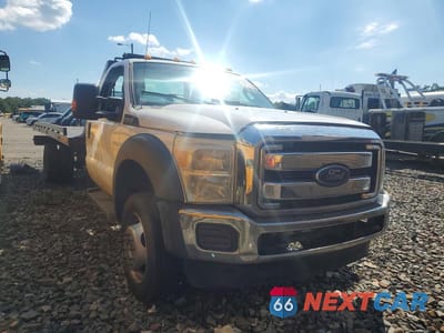 Czwarte zdjęcie samochodu z boku: 2013 FORD F550 SUPER DUTY VIN:1FDUF5GY1DEA43078 - miniatura