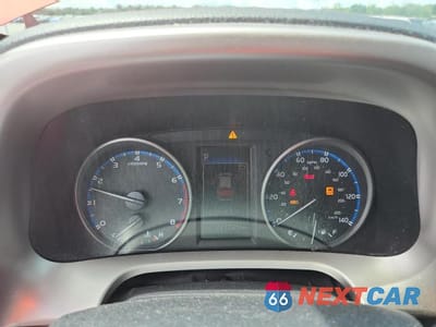 Zdjęcie 9 z 12 samochodu: 2017 TOYOTA RAV4 XLE VIN:JTMWFREV7HJ127528 - miniatura