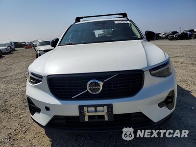 Piąte zdjęcie samochodu w środku: 2024 VOLVO XC40 ULTIMATE VIN:YV4L12UM2R2376975 - miniatura