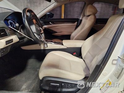 Zdjęcie 7 z 12 samochodu: 2018 HONDA ACCORD TOURING VIN:1HGCV2F90JA006703 - miniatura