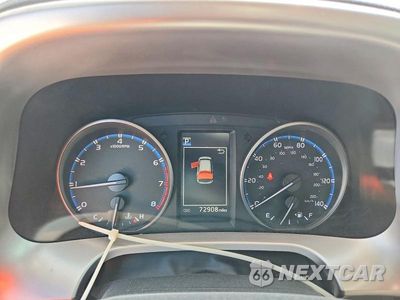 Zdjęcie 9 z 13 samochodu: 2018 TOYOTA RAV4 LE VIN:JTMZFREV1JJ188778 - miniatura