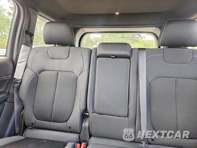 Zdjęcie 10 z 13 samochodu: 2025 JEEP GRAND CHEROKEE LAREDO VIN:1C4RJHAG8SC350699 - miniatura