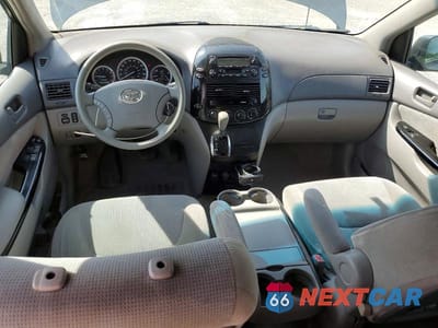 Zdjęcie 8 z 13 samochodu: 2004 TOYOTA SIENNA LE 7 PASSENGER VIN:5TDZA23C34S185055 - miniatura