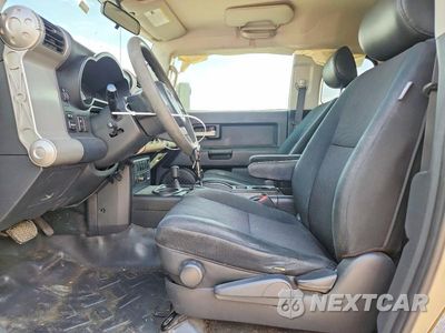 Zdjęcie 7 z 12 samochodu: 2008 TOYOTA FJ CRUISER BASE VIN:JTEBU11F98K026310 - miniatura