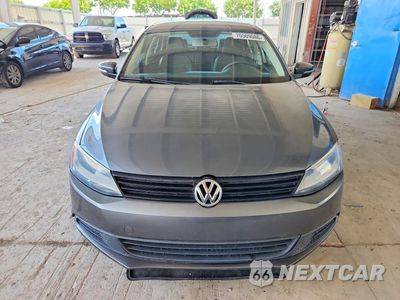 Piąte zdjęcie samochodu w środku: 2014 VOLKSWAGEN JETTA SE VIN:3VWD07AJ7EM232727 - miniatura