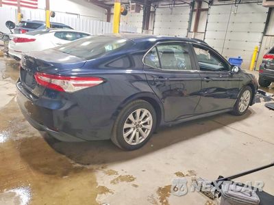 Trzecie zdjęcie samochodu z tyłu: 2018 TOYOTA CAMRY DELUXE VIN:4T1B11HK2JU607203 - miniatura