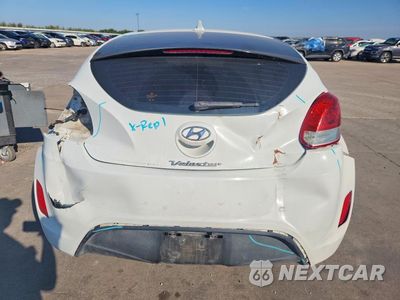 Zdjęcie 6 z 12 samochodu: 2012 HYUNDAI VELOSTER BASE VIN:KMHTC6AD0CU048860 - miniatura