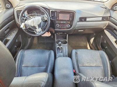 Zdjęcie 8 z 13 samochodu: 2016 MITSUBISHI OUTLANDER SE VIN:JA4AD3A31GZ064017 - miniatura