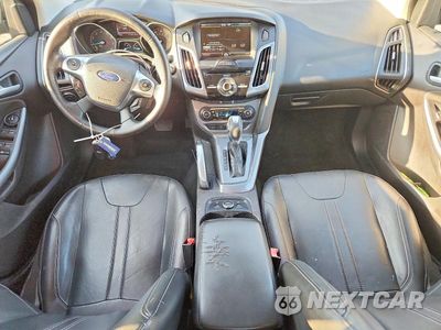 Zdjęcie 8 z 12 samochodu: 2013 FORD FOCUS TITANIUM VIN:1FADP3J20DL294802 - miniatura