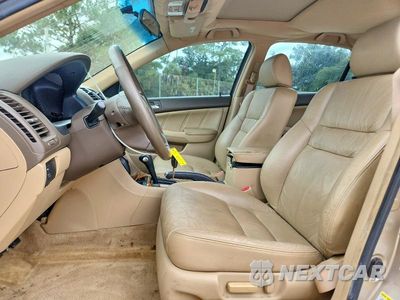 Zdjęcie 7 z 12 samochodu: 2005 HONDA ACCORD EX VIN:1HGCM56875A006182 - miniatura