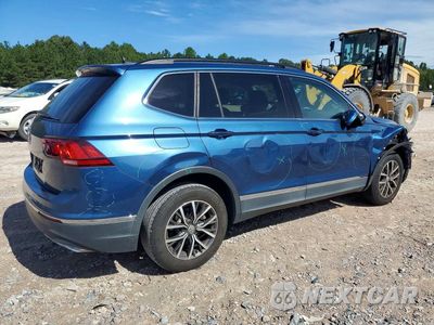 Trzecie zdjęcie samochodu z tyłu: 2020 VOLKSWAGEN TIGUAN SE VIN:3VV3B7AX1LM067138 - miniatura