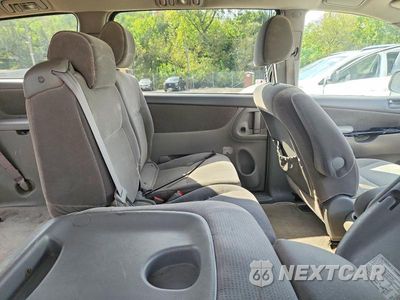 Zdjęcie 11 z 13 samochodu: 2005 TOYOTA SIENNA LE 8 PASSENGER VIN:5TDZA23C55S359855 - miniatura