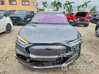 Piąte zdjęcie samochodu w środku: 2021 FORD MUSTANG MACH-E PREMIUM VIN:3FMTK3R75MMA38606 - miniatura