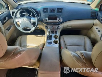 Zdjęcie 8 z 13 samochodu: 2012 TOYOTA HIGHLANDER SE VIN:5TDBK3EH4CS172696 - miniatura