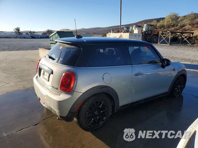 Trzecie zdjęcie samochodu z tyłu: 2017 MINI COOPER VIN:WMWXP5C34H2F61086 - miniatura