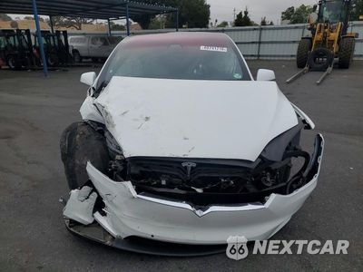 Piąte zdjęcie samochodu w środku: 2018 TESLA MODEL X VIN:5YJXCBE2XJF089428 - miniatura