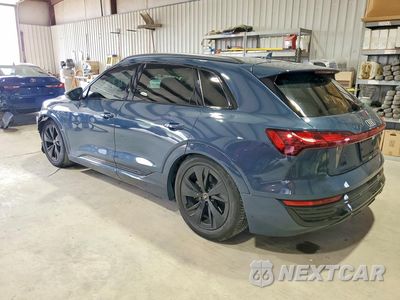 Drugie zdjęcie samochodu z przodu: 2024 AUDI Q8 E-TRON PREMIUM VIN:WA14AAGE6RB014115 - miniatura