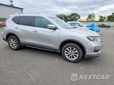 Czwarte zdjęcie samochodu z boku: 2020 NISSAN ROGUE SV VIN:KNMAT2MV8LP500495 - miniatura