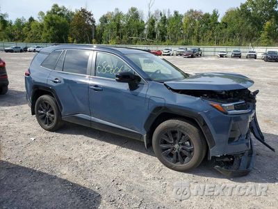 Czwarte zdjęcie samochodu z boku: 2026 TOYOTA RAV4 PLUG-IN HYBRID SE VIN:JTM7ERAV0TJ001307 - miniatura