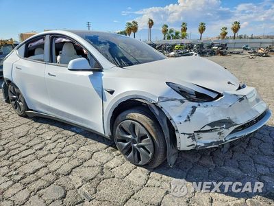 Czwarte zdjęcie samochodu z boku: 2024 TESLA MODEL Y VIN:7SAYGDED4RF105675 - miniatura