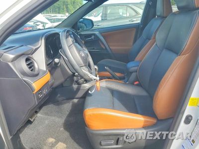 Zdjęcie 7 z 13 samochodu: 2017 TOYOTA RAV4 SE VIN:2T3JFREV4HW672629 - miniatura