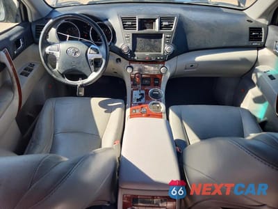 Zdjęcie 8 z 13 samochodu: 2011 TOYOTA HIGHLANDER LIMITED VIN:5TDDK3EHXBS059567 - miniatura