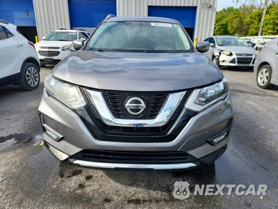 Piąte zdjęcie samochodu w środku: 2018 NISSAN ROGUE SV VIN:KNMAT2MV5JP601264 - miniatura