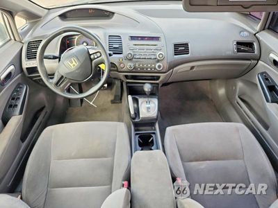 Zdjęcie 8 z 13 samochodu: 2006 HONDA CIVIC LX VIN:1HGFA16516L016443 - miniatura