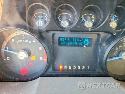 Zdjęcie 9 z 12 samochodu: 2015 FORD E150 E150 - BUCKET TRUCK VIN:1FDUF4HY9FEA16996 - miniatura