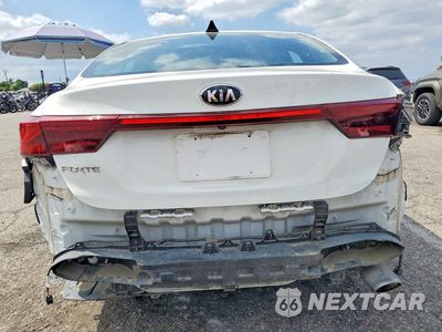 Zdjęcie 6 z 12 samochodu: 2019 KIA FORTE LXS VIN:3KPF24AD8KE120460 - miniatura