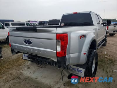 Trzecie zdjęcie samochodu z tyłu: 2019 FORD F350 SUPER DUTY VIN:1FT8W3DTXKEE32334 - miniatura