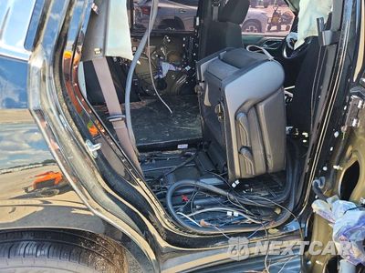 Zdjęcie 10 z 13 samochodu: 2022 CHEVROLET TAHOE C1500 VIN:1GNSCLED8NR224477 - miniatura