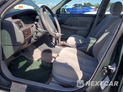 Zdjęcie 7 z 12 samochodu: 2000 TOYOTA CAMRY LE VIN:4T1BG22K3YU962467 - miniatura