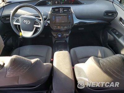 Zdjęcie 8 z 12 samochodu: 2017 TOYOTA PRIUS TWO VIN:JTDKBRFU7H3046730 - miniatura