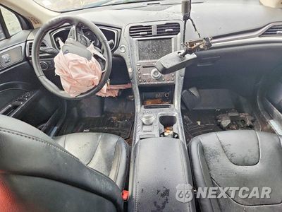 Zdjęcie 8 z 12 samochodu: 2020 FORD FUSION TITANIUM VIN:3FA6P0D97LR136831 - miniatura
