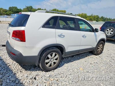 Trzecie zdjęcie samochodu z tyłu: 2011 KIA SORENTO LX VIN:5XYKT3A1XBG135718 - miniatura