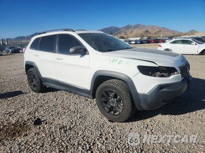 Czwarte zdjęcie samochodu z boku: 2019 JEEP CHEROKEE TRAILHAWK VIN:1C4PJMBNXKD157915 - miniatura