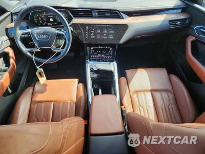 Zdjęcie 8 z 14 samochodu: 2019 AUDI E-TRON PRESTIGE VIN:WA1VAAGE9KB015883 - miniatura