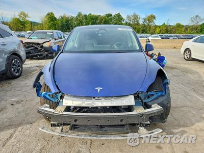 Piąte zdjęcie samochodu w środku: 2023 TESLA MODEL Y VIN:7SAYGDEE5PF889497 - miniatura