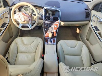 Zdjęcie 8 z 13 samochodu: 2012 VOLVO XC60 T6 VIN:YV4902DZ0C2289592 - miniatura