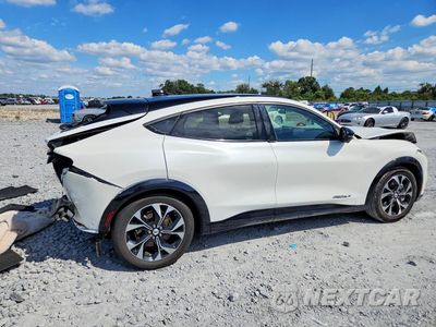 Trzecie zdjęcie samochodu z tyłu: 2021 FORD MUSTANG MACH-E PREMIUM VIN:3FMTK3R75MMA10384 - miniatura