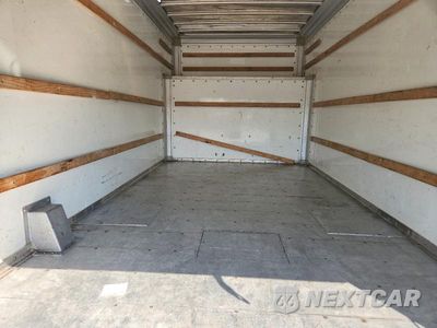 Zdjęcie 10 z 13 samochodu: 2009 FORD E450 BOX TRUCK VIN:1FDXE45S39DA86505 - miniatura