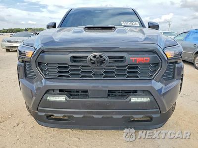 Piąte zdjęcie samochodu w środku: 2026 TOYOTA TACOMA TRD SPORT VIN:3TMKB5FN1TM056324 - miniatura